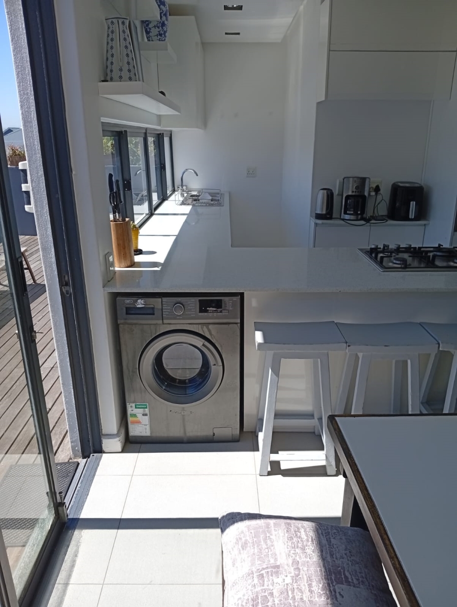 To Let 3 Bedroom Property for Rent in Woodstock Western Cape